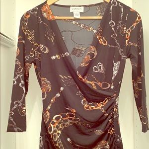 Carmen Marc Valvo mock wrap top blk chain pattern